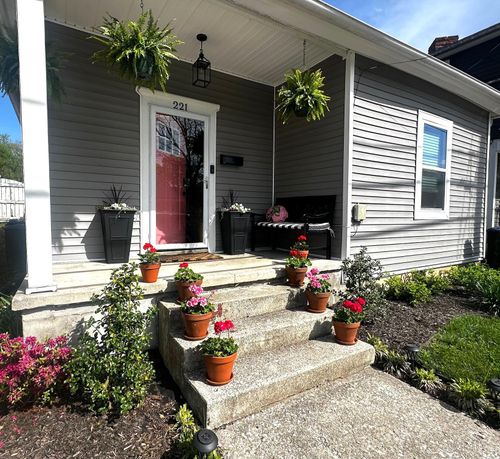 221 Murray St, Frankfort, KY, 40601-2971 | Card Image