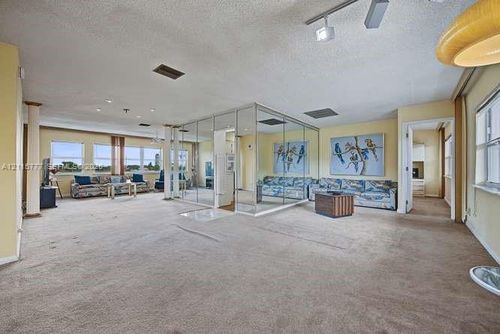 501b-215 Se 3rd Ave, Hallandale Beach, FL, 33009 | Card Image
