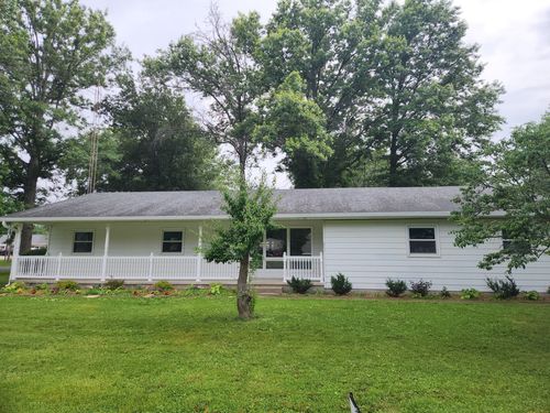 211 E Depew St, Odin, IL, 62870-1002 | Card Image