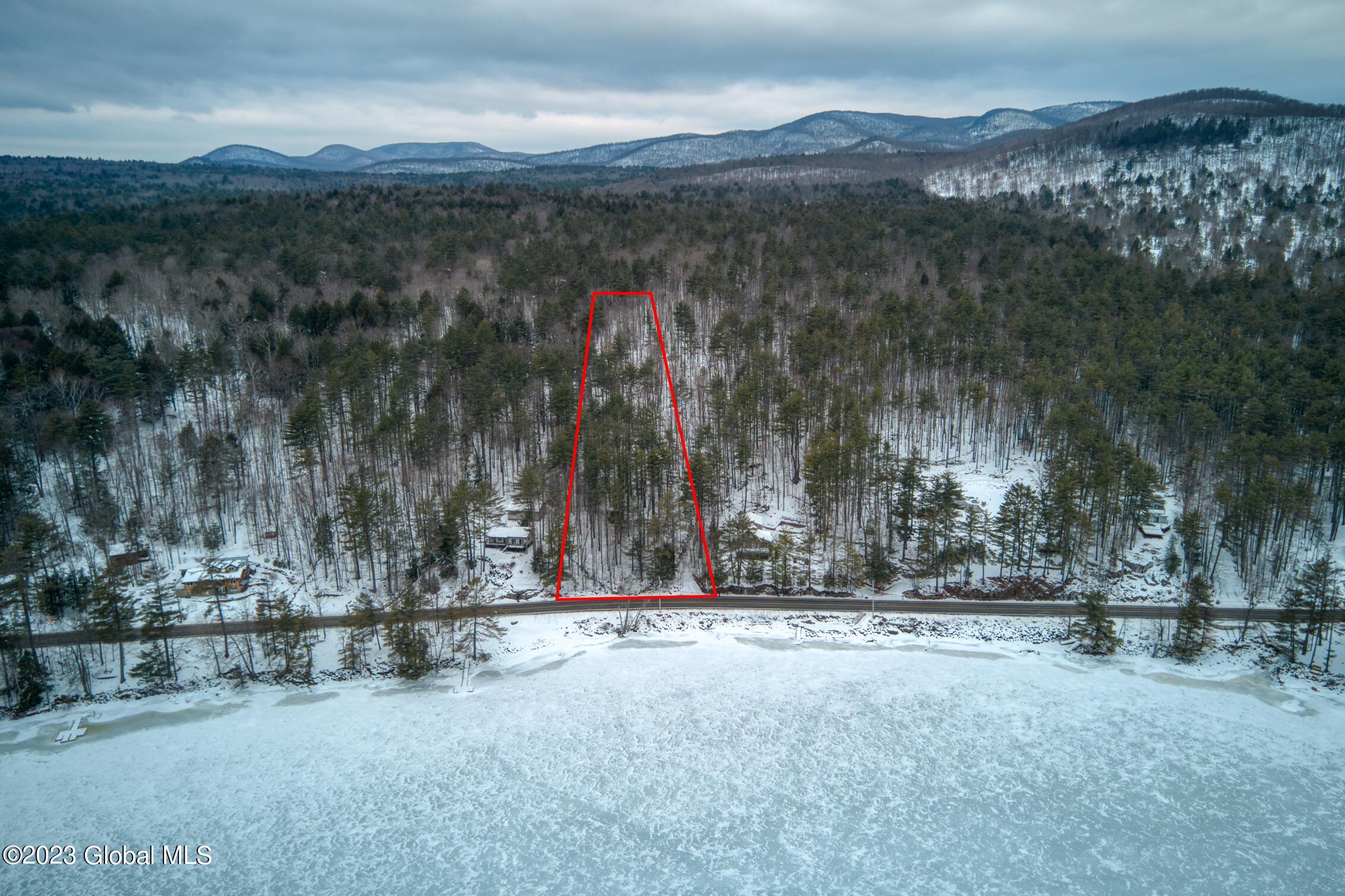 1397 N Shore Road, Sold in Day Zoocasa