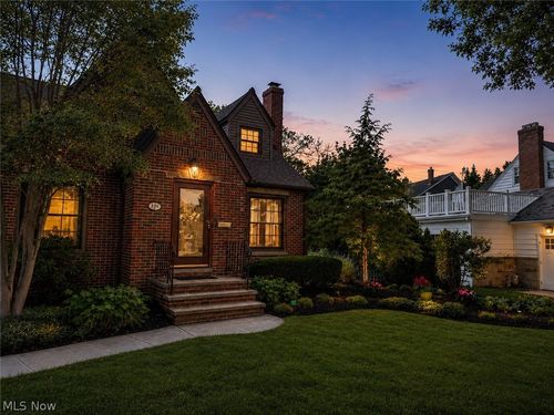 324 Cornwall Rd, Rocky River, OH, 44116-1629 | Card Image