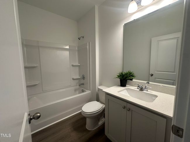 Hall bath | Image 12