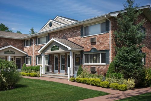 hd22-30 Westgate Dr, Bohemia, NY, 11716-3917 | Card Image