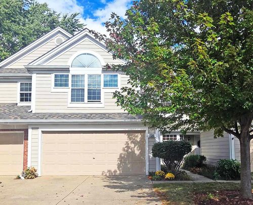 126 Woodstone Dr, Buffalo Grove, IL, 60089-6704 | Card Image