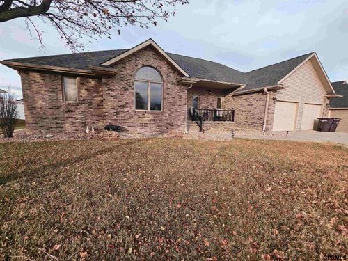 610 Leisure Ln, Hastings, NE, 68901-2564 | Card Image