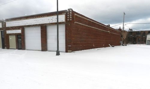 143 W Wall St, Benton Harbor, MI, 49022-4736 | Card Image