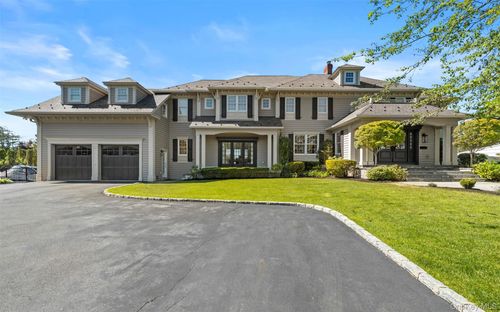 10 Magoun Rd, West Islip, NY, 11795-5217 | Card Image