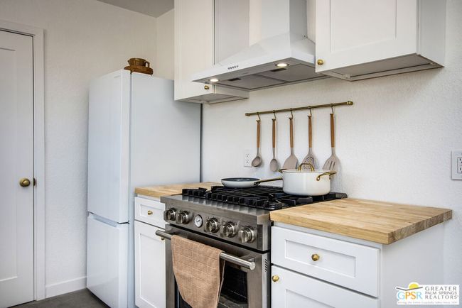 4742 Avenida La Flora Desierta, House other with 2 bedrooms, 1 bathrooms and 3 parking in Joshua Tree CA | Image 10