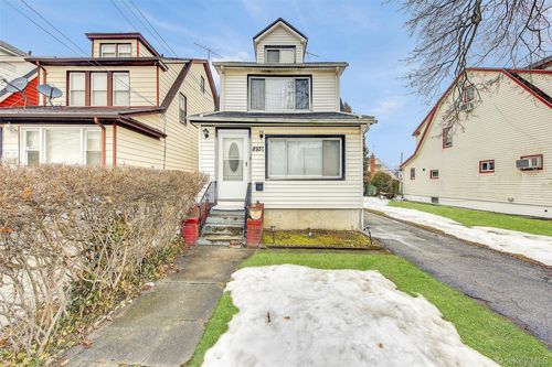 8931A 220th St, Queens Village, NY, 11427 | Card Image