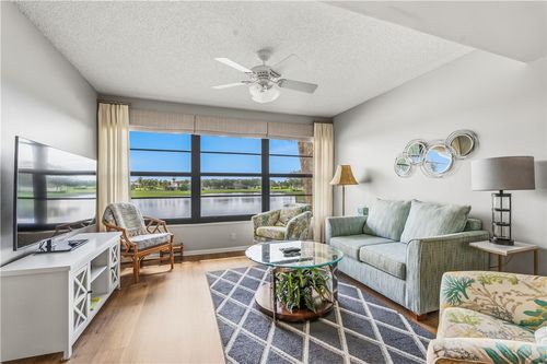 204-11 Plantation Dr, Vero Beach, FL, 32966-8270 | Card Image