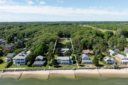 300 Terry Path, Mattituck, NY, 11952 | Card Image
