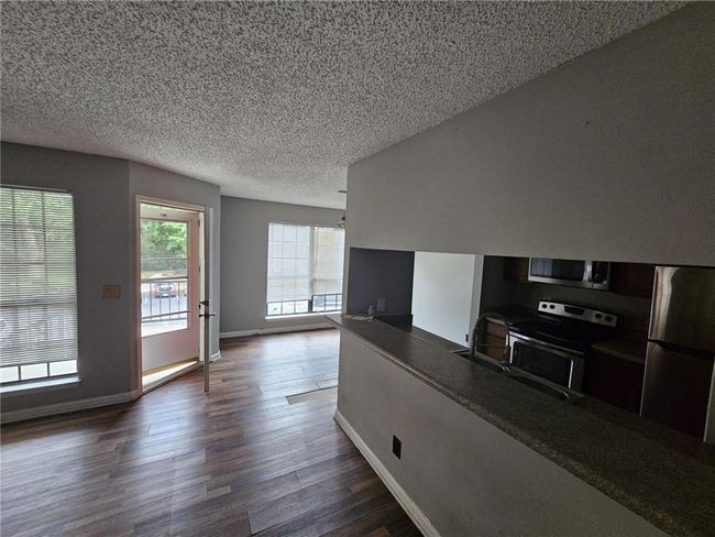590 Windchase Ln, Condo with 2 bedrooms, 2 bathrooms and 2 parking in Stone Mountain GA | Image 5