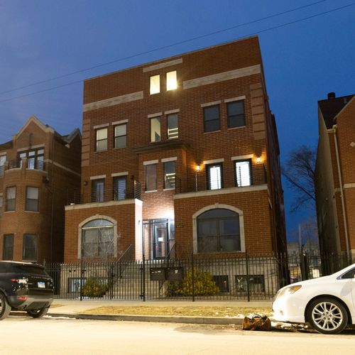 6-4453 S Lake Park Ave, Chicago, IL, 60653-4185 | Card Image