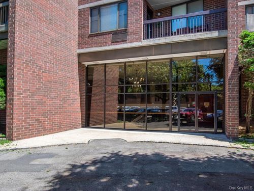 203-777 N Macquesten Pkwy, Mount Vernon, NY, 10552-1626 | Card Image