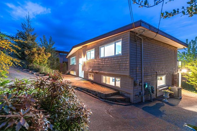 520 Ballantree Pl, House other with 6 bedrooms, 4 bathrooms and 4 parking in West Vancouver BC | Image 34