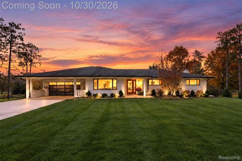 2945 Oakland Oaks, Oakland, MI, 48363-2845 | Card Image