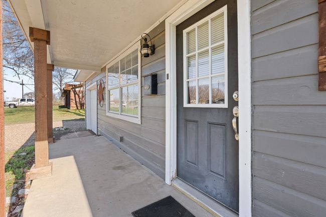 832 N Main St, House other with 3 bedrooms, 1 bathrooms and null parking in Springtown TX | Image 4