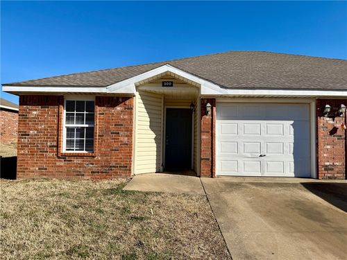 300 Graystone Cir, Centerton, AR, 72719-8956 | Card Image