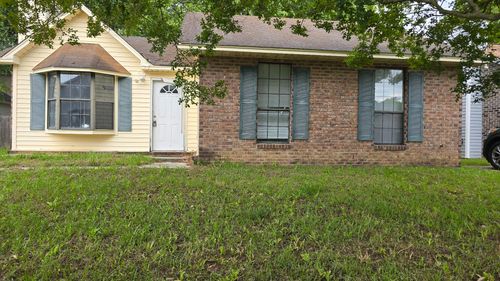 1104 Douglas Wayne Rd, Summerville, SC, 29486-8638 | Card Image