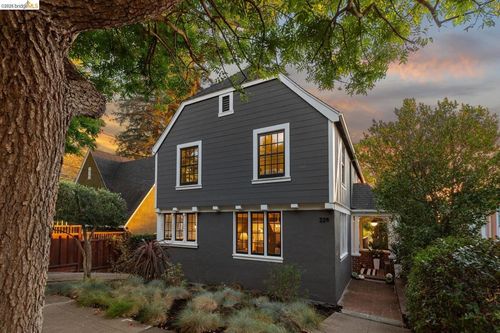 229 Carmel Ave, Piedmont, CA, 94611-4009 | Card Image