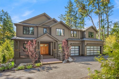 4740 Rose Ave Ne, Bainbridge Island, WA, 98110-3133 | Card Image