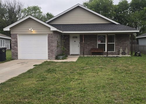 448 Chase Ave, Cleburne, TX, 76031-3313 | Card Image