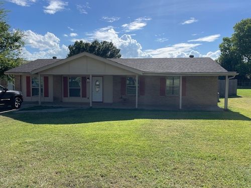 829 N Avenue B, Springtown, TX, 76082-2223 | Card Image