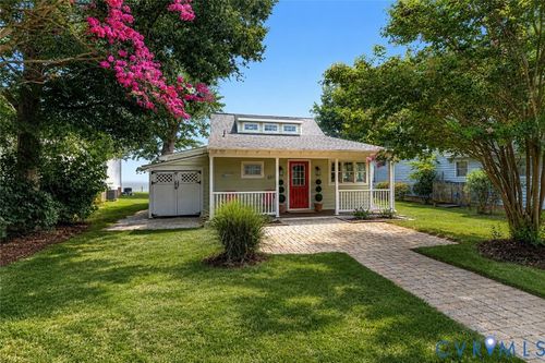 450 Cottage Row, Tappahannock, VA, 22560-4911 | Card Image