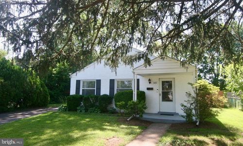 140 Carson St, Phoenixville, PA, 19460-3672 | Card Image