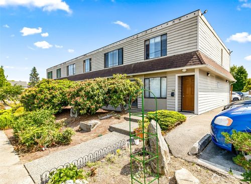 apt-102-1612 33rd St, Everett, WA, 98201-4328 | Card Image