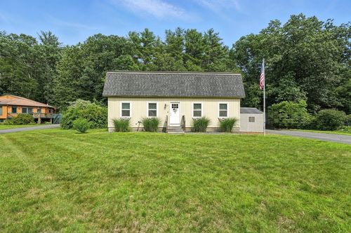 17 Revere Cir, Greenfield, MA, 01301-9748 | Card Image