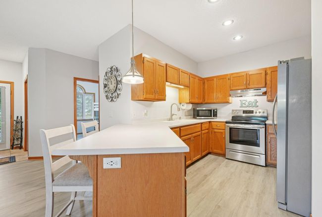 17-web-or-mls-Crystal Pl-1406-017.jpg | Image 10