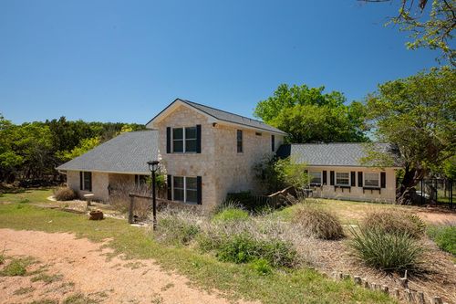 191 Campfire Cir, Fredericksburg, TX, 78624-6616 | Card Image