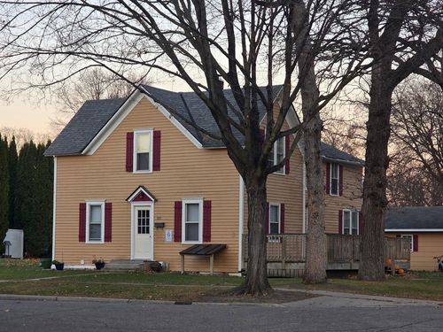 145 Milwaukee Ave Sw, Hutchinson, MN, 55350-2845 | Card Image