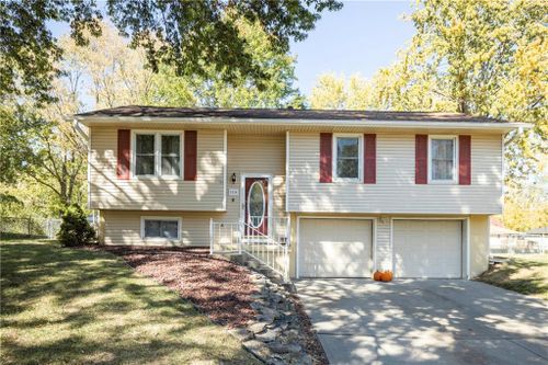 1514 Se 16th Place, Oak Grove, MO, 64075 | Card Image