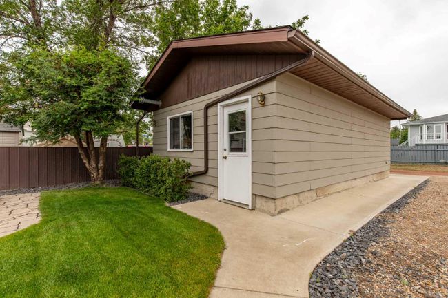 12 Fairway Cres, House other with 6 bedrooms, 3 bathrooms and 3 parking in Foremost AB | Image 40