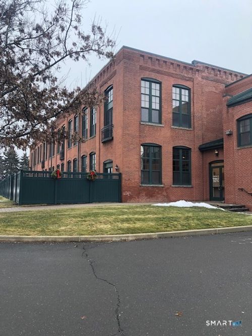 apt-13-1 Indian Neck Ave, Branford, CT, 06405-4666 | Card Image