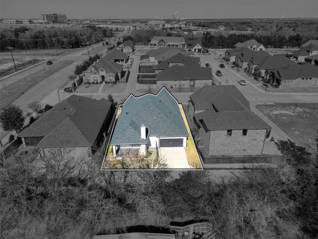 Aerial view with a residential view | Image 24