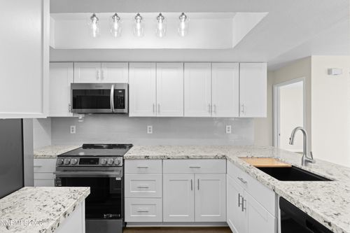 8600 Dixon Ln, Reno, NV, 89511-1521 | Card Image