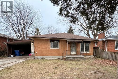 40 Dauw Ave, Wallaceburg, ON, N8A3N2 | Card Image
