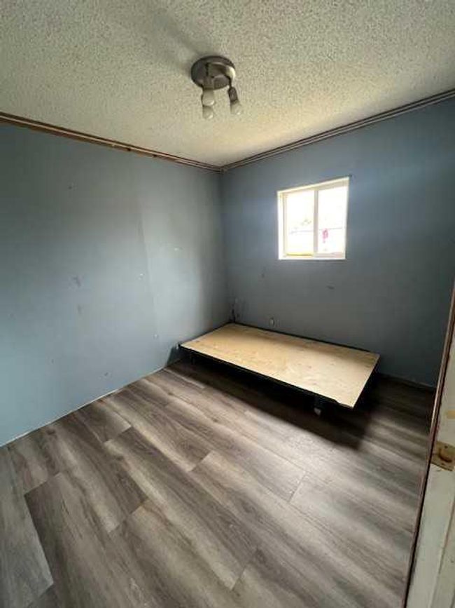 10205 112 Ave, House detached with 3 bedrooms, 2 bathrooms and 2 parking in High Level AB | Image 11