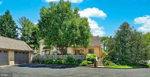 14 Sugar Knoll Dr, Devon, PA, 19333-1558 | Card Image