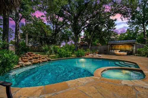 1240 Bingle Rd, Houston, TX, 77055-6642 | Card Image