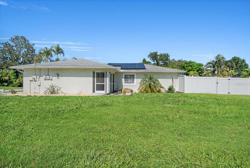 1211 Angela Maria Rd, SARASOTA, FL, 34243-1135 | Card Image