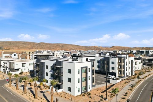 300-961 W Akoya Pearl Rd, St George, UT, 84790 | Card Image
