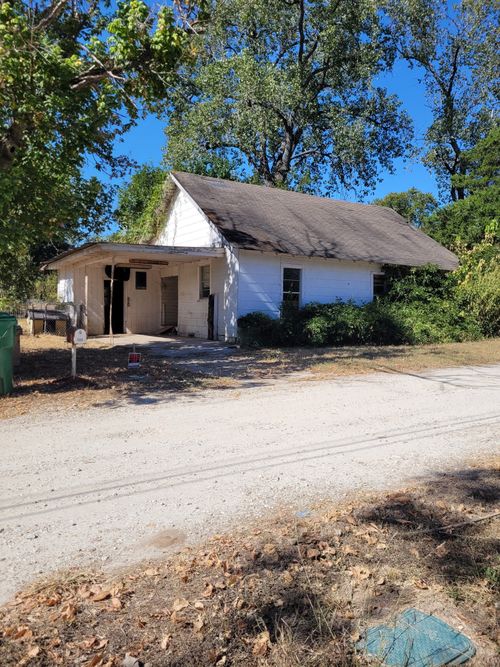 909 Ivan, Waco, TX, 76706-6006 | Card Image