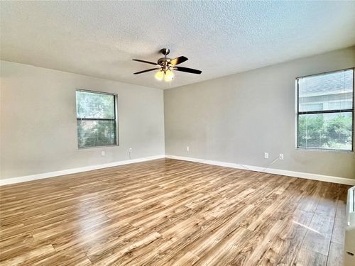 101-701 W Sycamore St, Denton, TX, 76201-5926 | Card Image