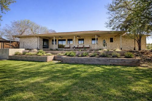 113 W Bluebonnet Rd, Horseshoe Bay, TX, 78657-5919 | Card Image