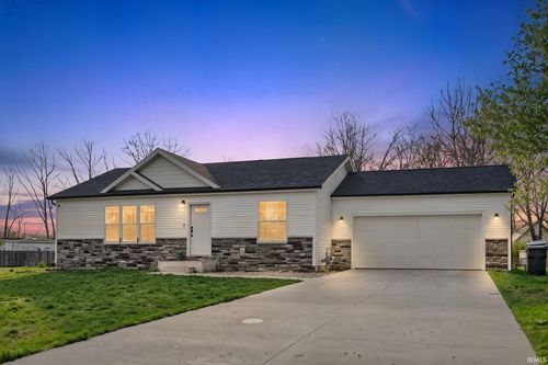 53677 Lane St, Elkhart, IN, 46514-9304 | Card Image