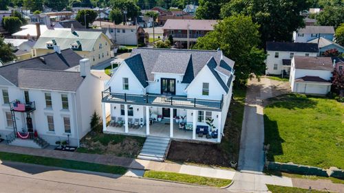 218 1st Ave, Gallipolis, OH, 45631-1007 | Card Image